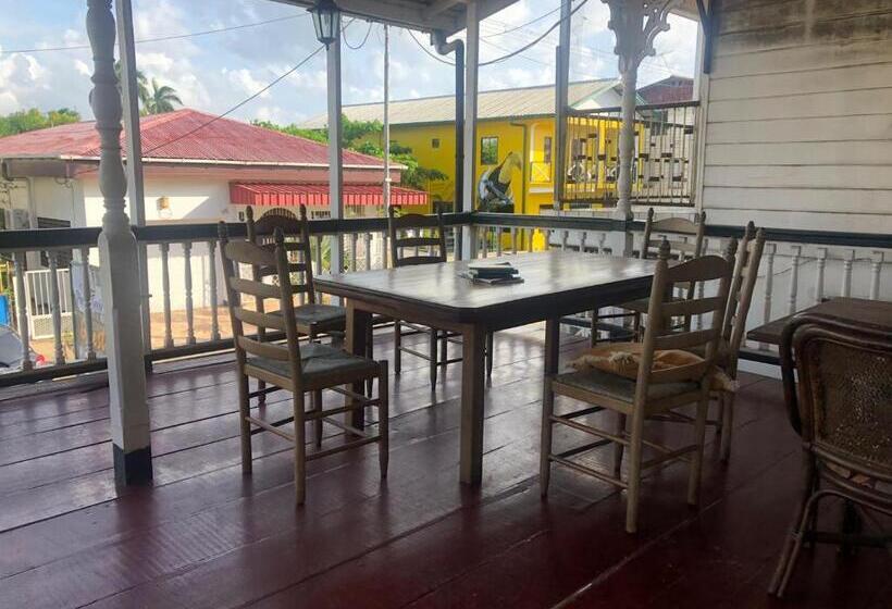 Pensão Pied A Terre