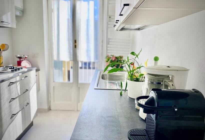 پانسیون Stanza Cristina E Patrizia Fiere E Moda