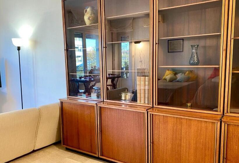 پانسیون Stanza Cristina E Patrizia Fiere E Moda