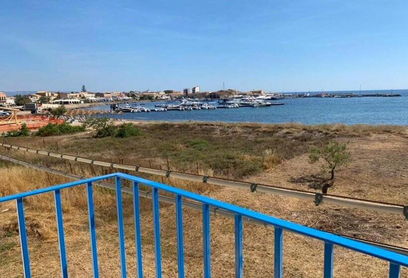 بنسيون Stanza Panoramica Con Terrazza Privata Sul Mare