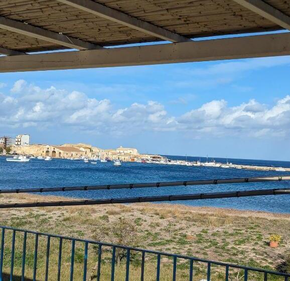 بنسيون Stanza Panoramica Con Terrazza Privata Sul Mare