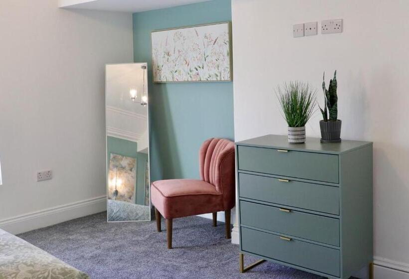 ペンション The Grand Guest House   Bond Street