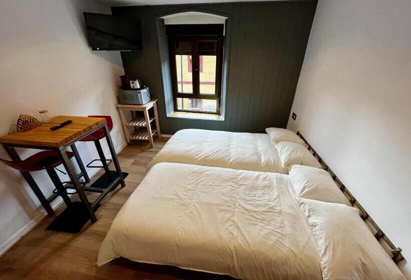 پانسیون The Orange Teddy Bear Hostal La Peña