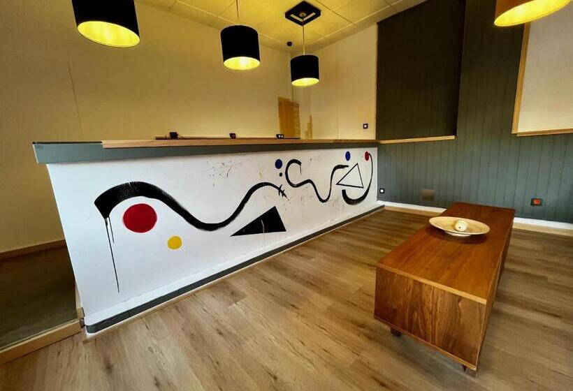 پانسیون The Orange Teddy Bear Hostal La Peña