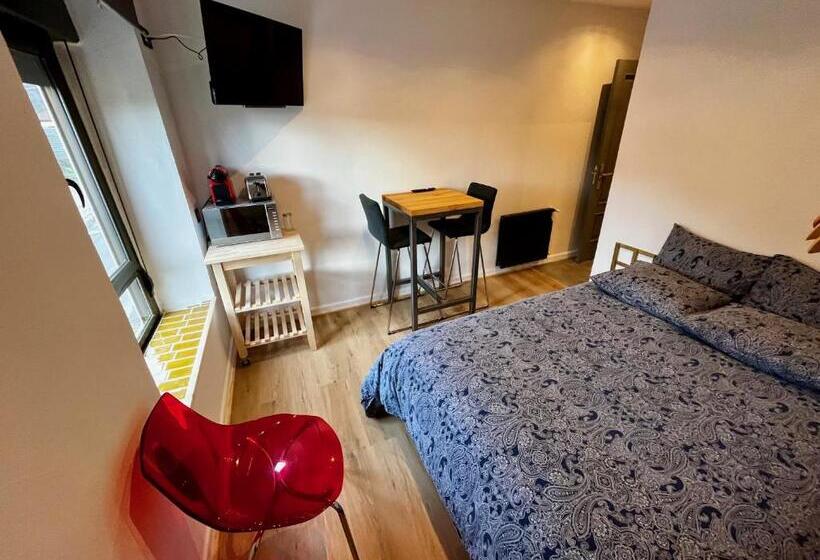 پانسیون The Orange Teddy Bear Hostal La Peña