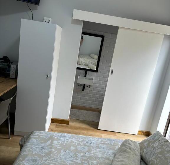 펜션 Tranquil Private Rooms Hermanus