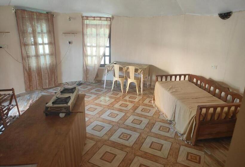 리조트 Rusta Wellness And Retreat Center