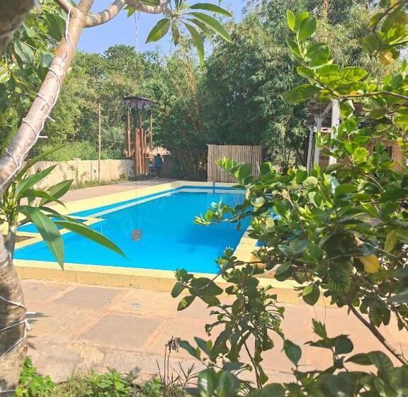 리조트 Rusta Wellness And Retreat Center