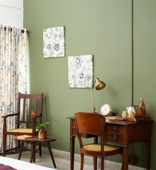 استراحتگاه The Sacred Lotus Ayurveda Wellness Retreat