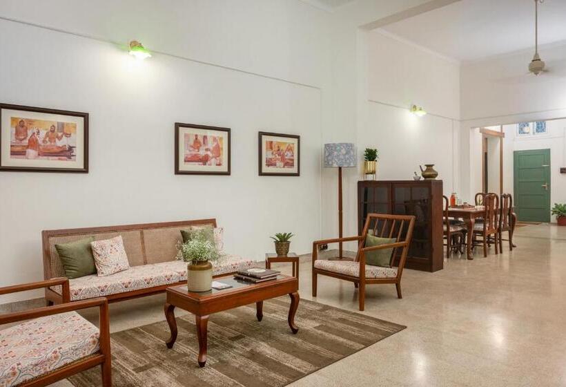 استراحتگاه The Sacred Lotus Ayurveda Wellness Retreat