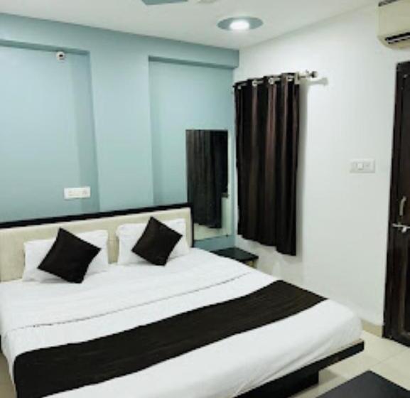 Saffron Hotel & Restro,indore