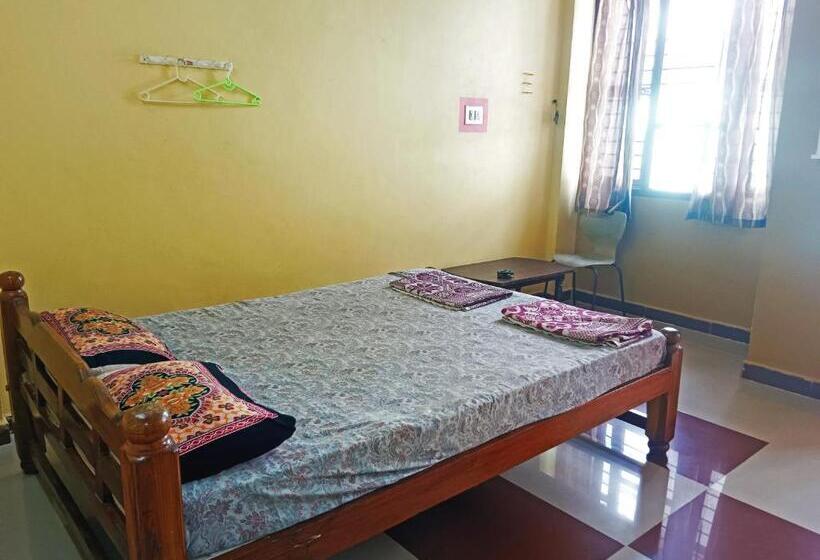 Staymaker Hotel Shri Sai Ram