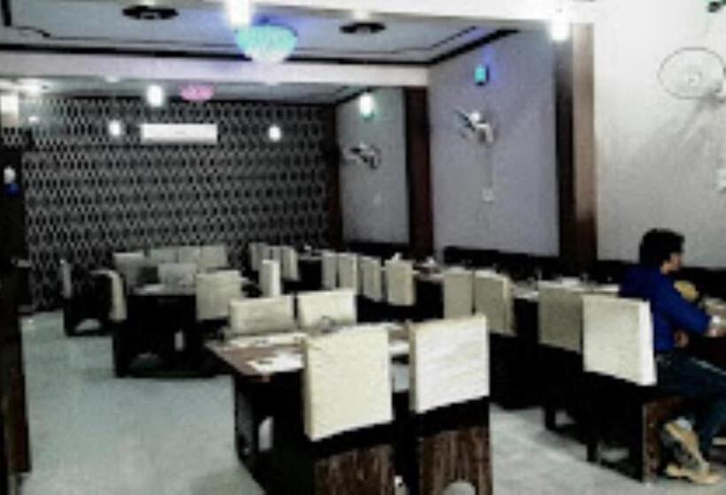 The Royal Hotel,chhatarpur