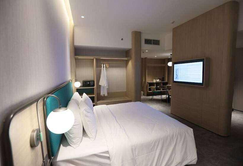 Vivere Hotel, Artotel Curated