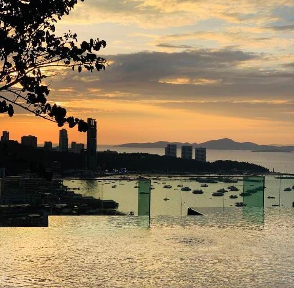 502 Edge芭提雅市中心25楼高层海景服务公寓，芭提雅海湾景观，近沙滩，步行街，购物中心