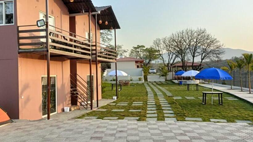 Aandra Lakestay Resort Campzone