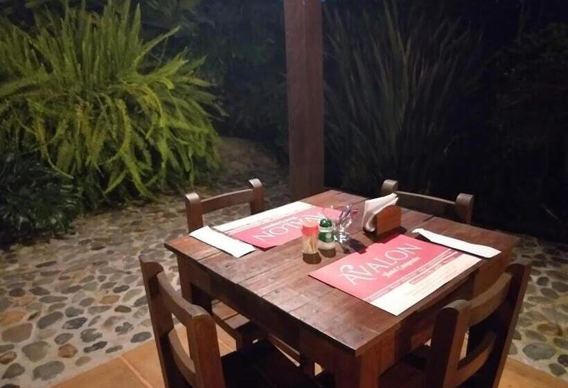 הוסטל Posada Turística Avalon