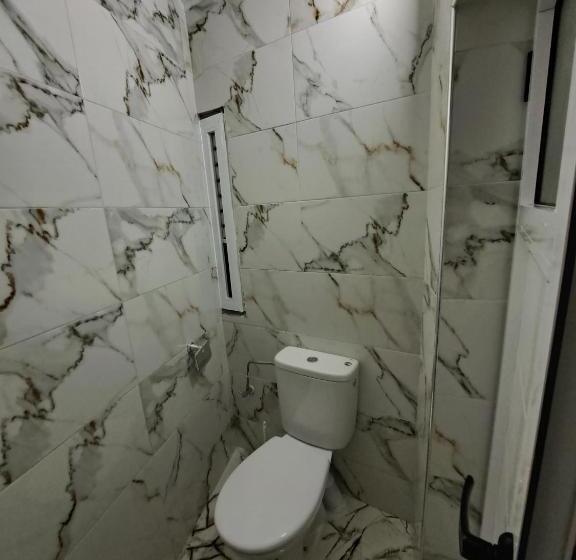 هاستل Mira Guest House