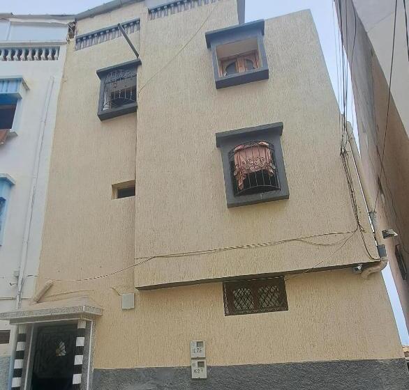 هاستل Mira Guest House