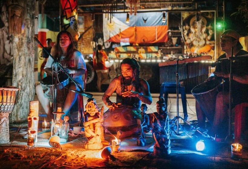 هاستل Tribal Huts Community