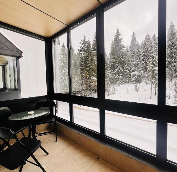 Apartment 202   Aparthotel Zlatni Javor