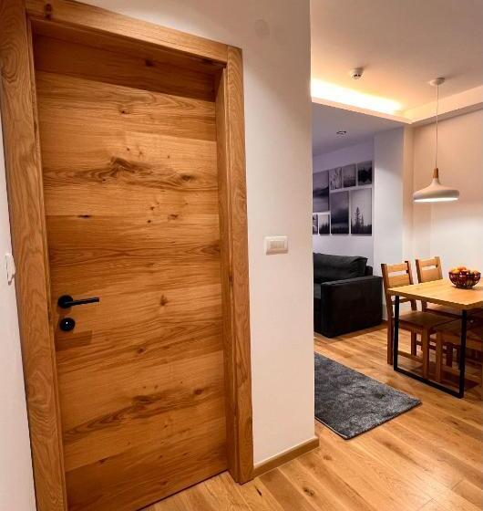 Apartment 202   Aparthotel Zlatni Javor