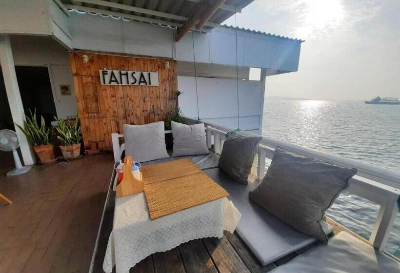 Bed and Breakfast บ้านฟ้าใส รีสอร์ท เกาะล้าน