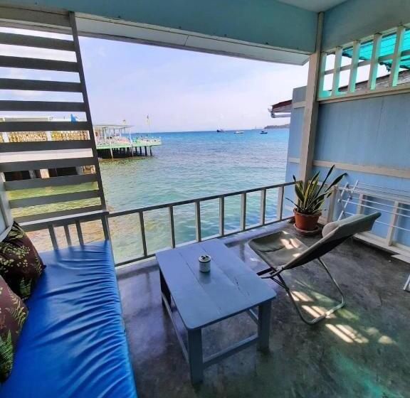 Bed and Breakfast บ้านฟ้าใส รีสอร์ท เกาะล้าน