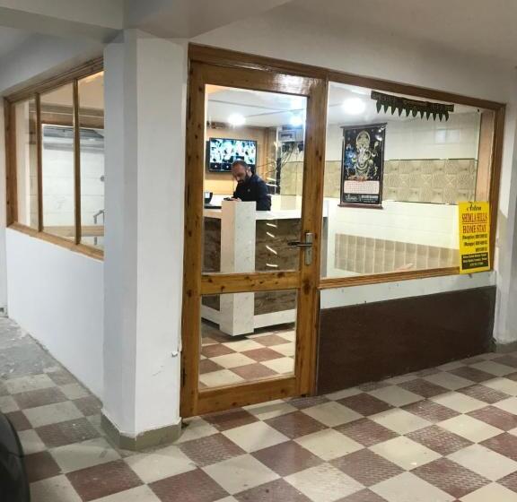 ベッドアンドブレックファースト Aston Shimla Hills