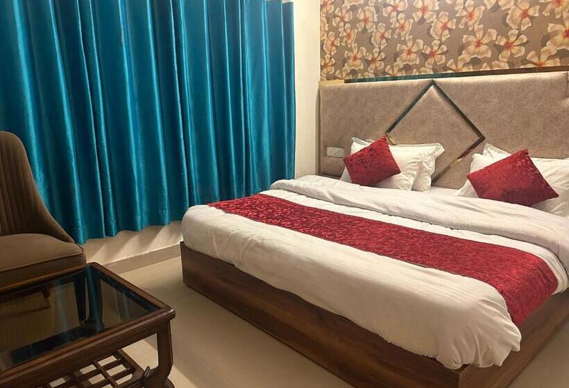 ベッドアンドブレックファースト Aston Shimla Hills