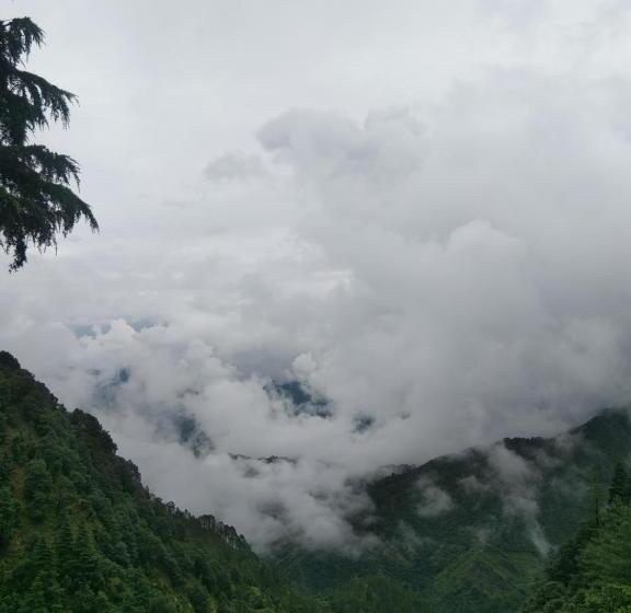 مبيت وإفطار Himalayan View