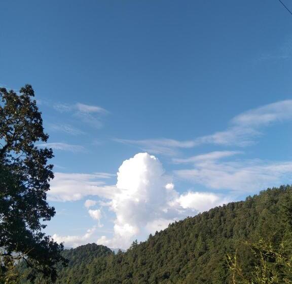 مبيت وإفطار Himalayan View