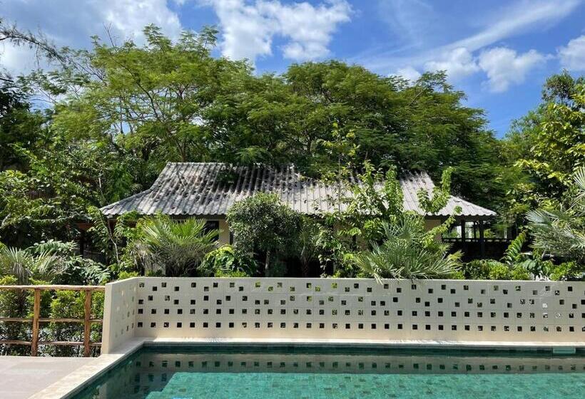 ベッドアンドブレックファースト Kotton Villa Rayong