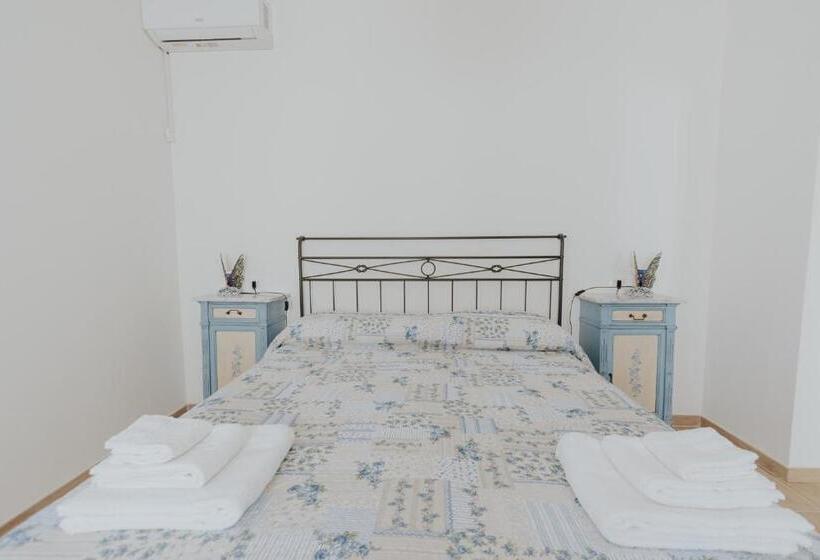 تختخواب و صبحانه La Tana Dei Tassi