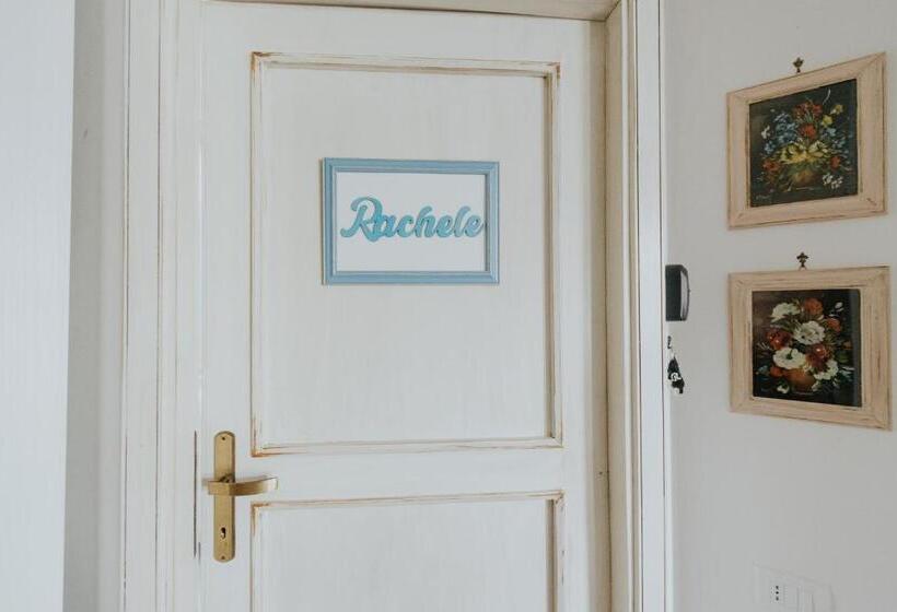 تختخواب و صبحانه La Tana Dei Tassi