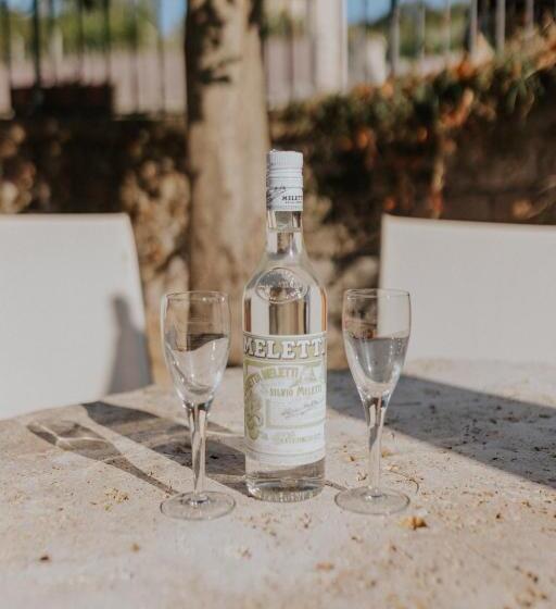 تختخواب و صبحانه La Tana Dei Tassi