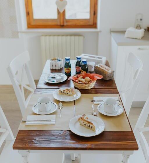 تختخواب و صبحانه La Tana Dei Tassi