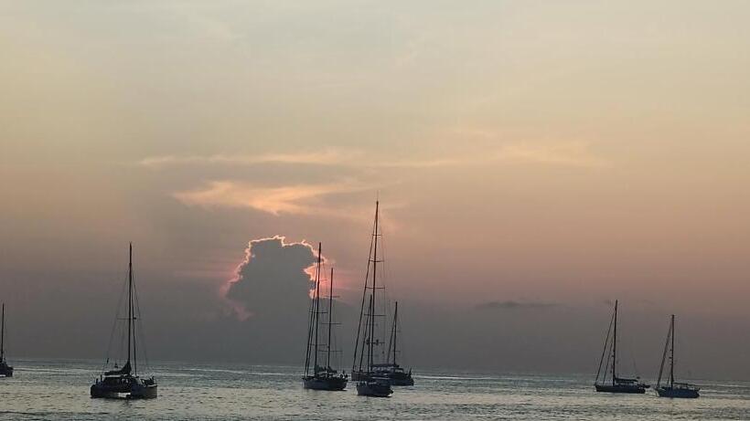 تختخواب و صبحانه Mantarraya