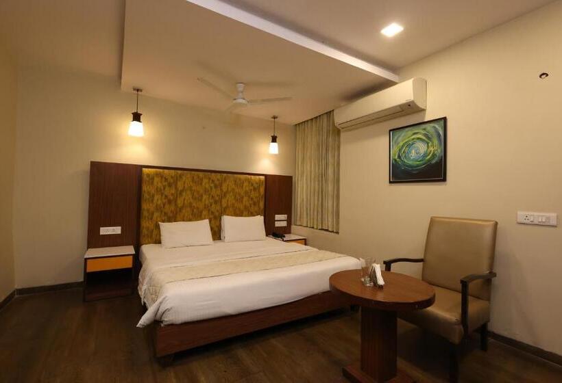 Classic Boutique Hotel & Luxury Service Apartments