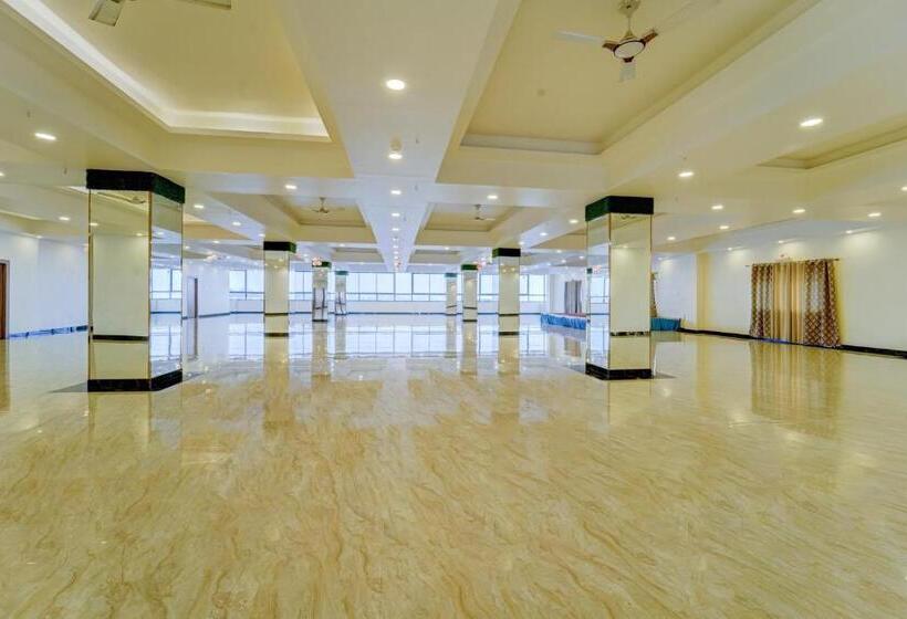 Collection O Saria Hotel & Banquet Hall