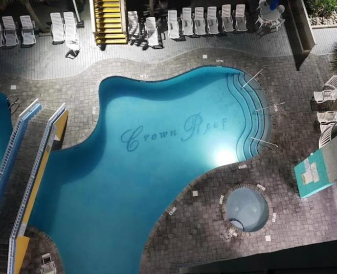 Crown Reef Resort & Waterpark