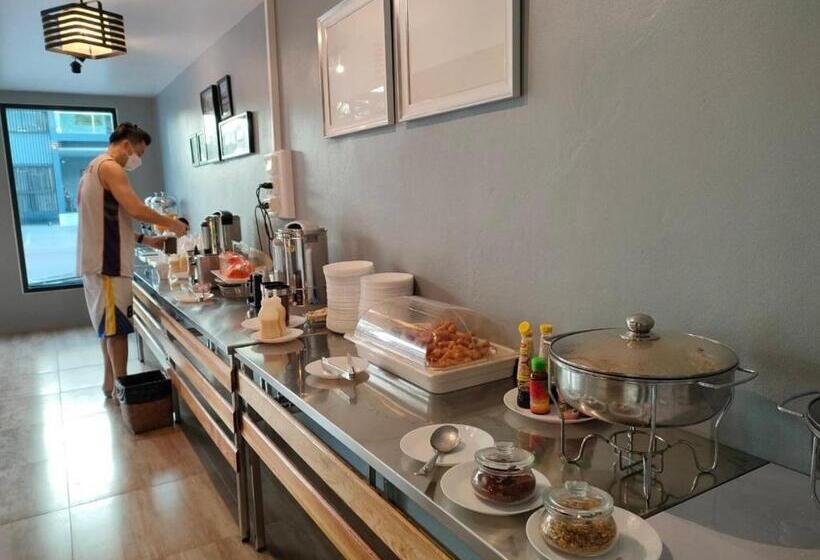 Hotel โรงแรมเรือนไทย 1