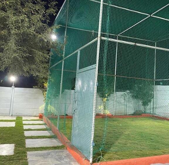 Отель A To Z Farmhouse