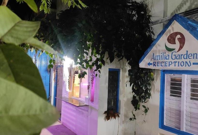 בית מלון כפרי Adh Amilya Gerdens