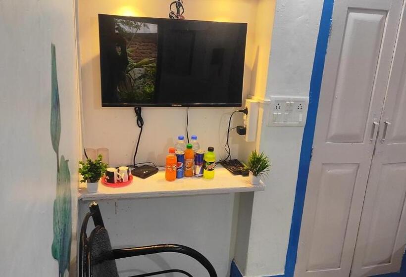 בית מלון כפרי Adh Amilya Gerdens