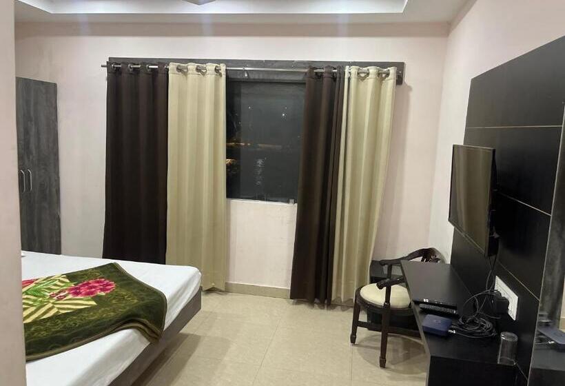 בית מלון כפרי Birla House