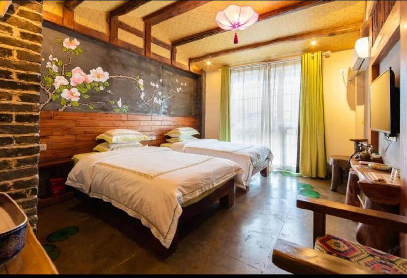 فندق Butterfly Flowers Inn  One Way Free Pick Up From Airport Over 2 Nights