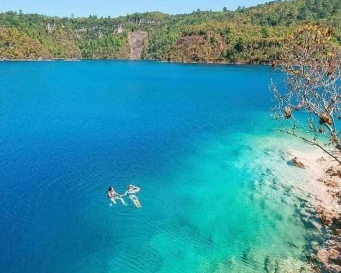 ホテル Cabañas La Frontera Tziscao