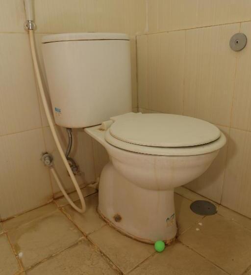 호텔 Capital O 93372 Aurora Residence