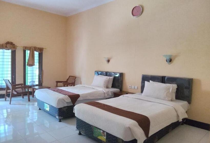 בית מלון כפרי Capital O 93391 Golden Manggis